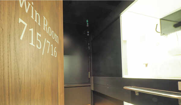 お連れ様とお泊りいただけるツインタイプもご用意。部屋数が少ないので、お早めにご予約ください。