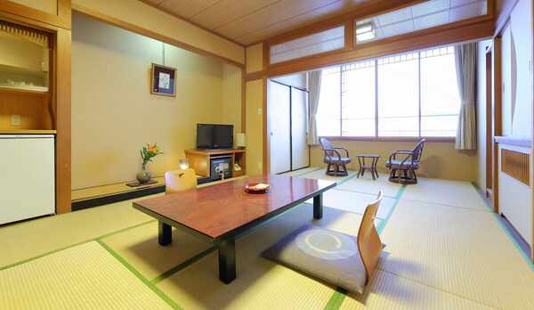 【和室】　※ご人数に合わせた広さのお部屋をご用意しております。