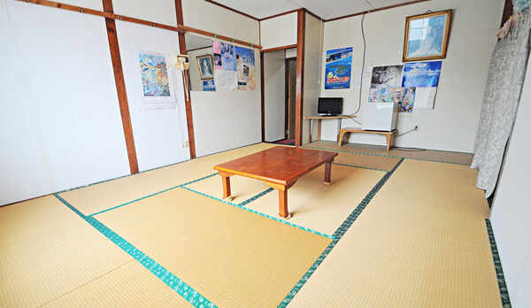 【和室】１０畳、グループやファミリーでの宿泊にぴったり