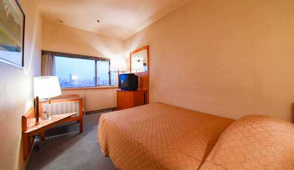 *シングルルーム／前橋市街が見下ろせるお部屋。出張、一人旅に。