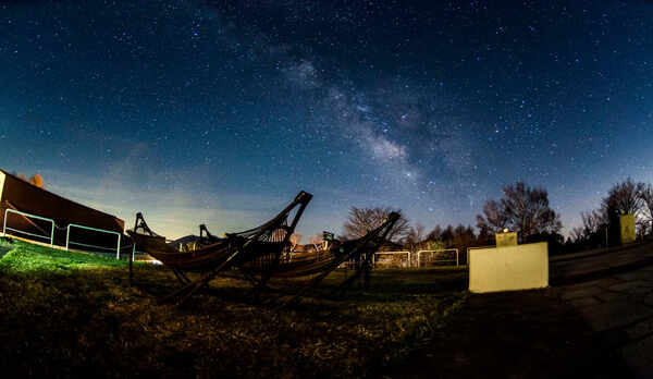 ホテル外で眺める星空