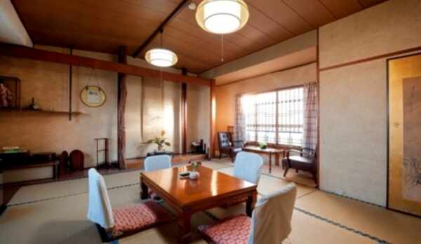 和室11畳(トイレ付)