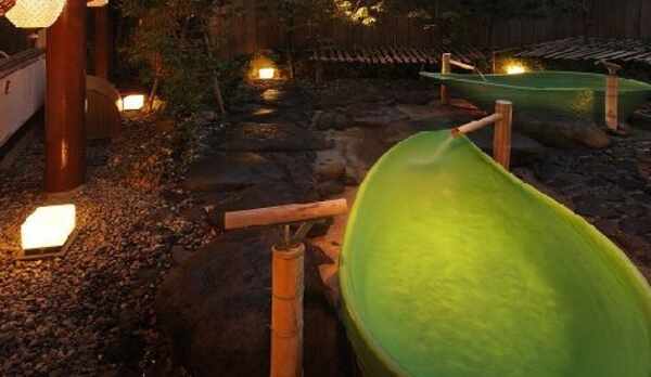 Ｎ　女性笹舟風呂