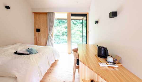 【ダブル】木のぬくもりを感じながらおくつろぎください