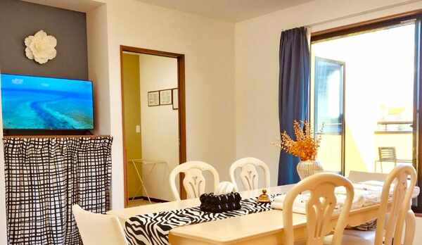 イエローヴィラリビング