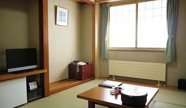 和室６畳　ウォシュレット付トイレ完備