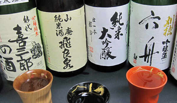 東北に来たらやっぱり地酒。地酒+温泉は至極の幸せ。飲み比べセットはいかがですか♪