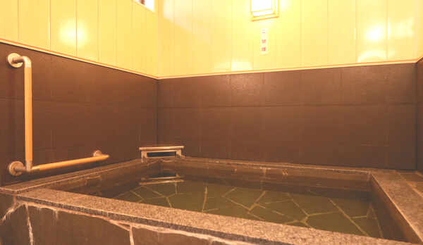 本館お風呂◆2タイプあります。重厚感のある石風呂が人気です