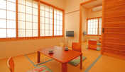 【和室】２間続きの和室はグループやファミリーに人気