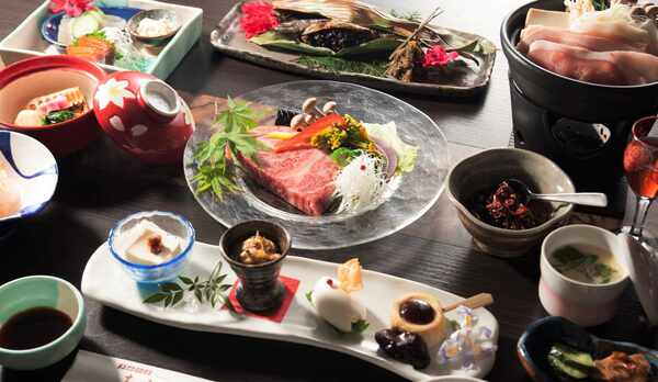 旬の創作料理とゆばに舌鼓！メインに美味しいお肉で旅を満喫