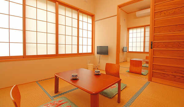 【和室】２間続きの和室はグループやファミリーに人気