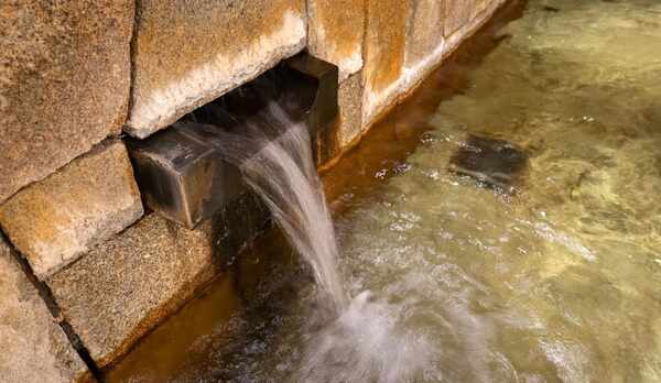 【大浴場　自家源泉】マイナスイオン8.2の身体を癒す温泉です