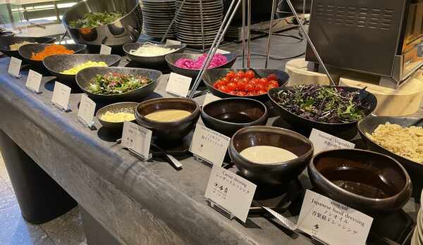 【朝食（ビュッフェ）】彩り鮮やかな野菜。気持ちの良い朝をお過ごしください