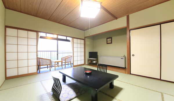 本館渓流沿い和室10畳（2階または3階）バス付・洗浄機能トイレ付