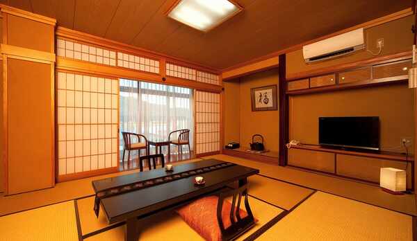 和室10畳（トイレ付）