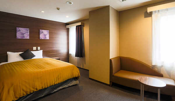 【客室一例】スーペリアダブル（ベッド幅160&times;190cm）