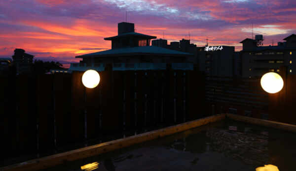 屋上露天風呂「大空海」