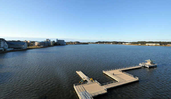 紫水館（角部屋）日本海側の湖畔側窓より