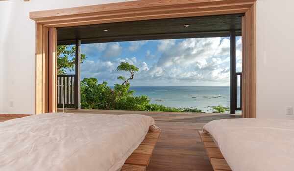 客室　目が覚めるとそこは絶景の海