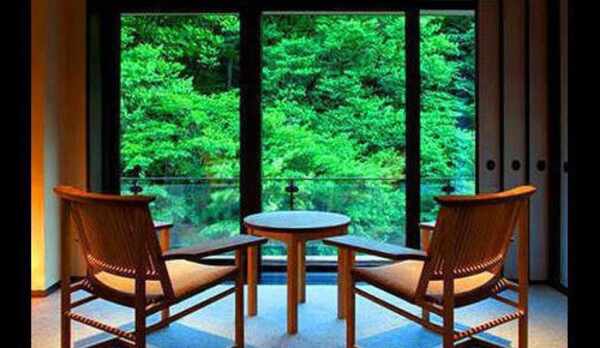 ■源泉掛け流し半露天風呂付き客室■