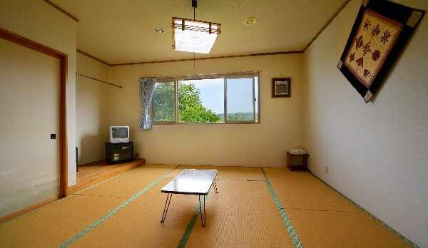 和室（山側）