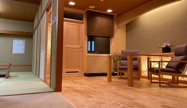 令和4年オープン　匠の温もり感じる客室　