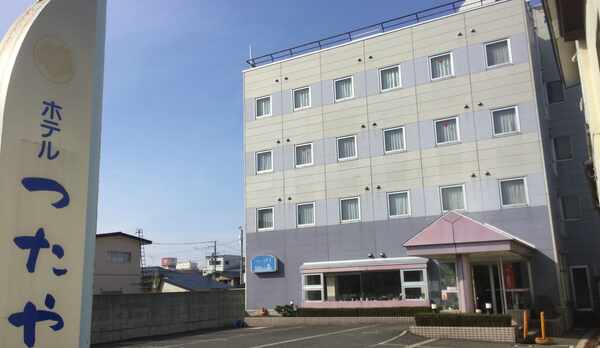 ホテルつたや外観