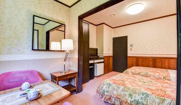 *【セミスィートツイン】17平米の広さ・カップルご夫婦お友達同士など年齢を問わずご利用いただけます