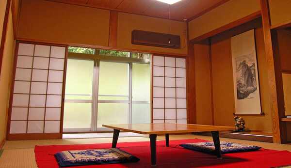     *【客室】お部屋は全て和室。お湯につかり何もしない贅沢、湯治の風情をぜひ愉しんでください。