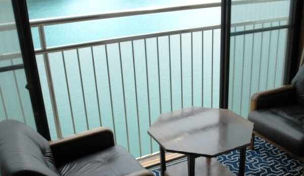 海に面した和室