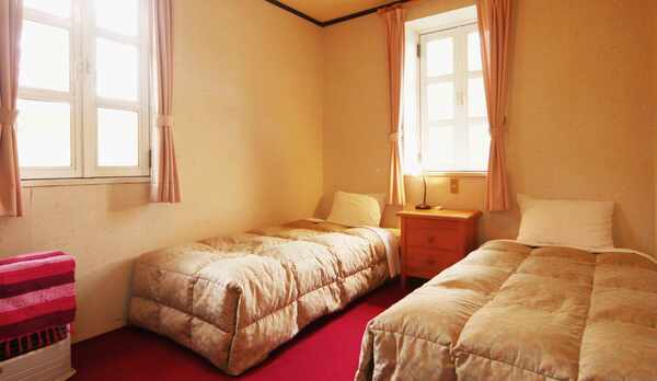 ツインルーム（バス・トイレ付）