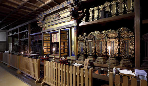 本堂　徳川家御位牌