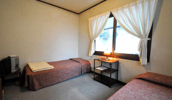 【客室】ツイン（バストイレなし）ごゆっくりお過ごしください