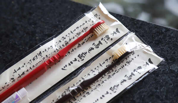 お部屋アメニティ一部：大変好評の馬毛の歯ブラシ