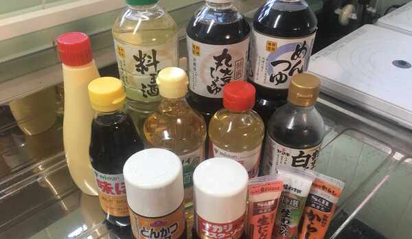 ・調味料も種類豊富にご用意してます