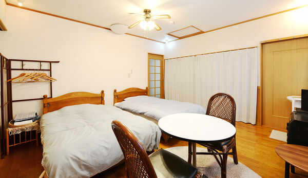 *【客室一例】洋室10畳。楽天限定のお部屋です。広々とした空間でお寛ぎください。