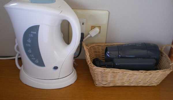 各部屋に電気ケトルとドライヤー