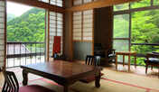 竹の間　新緑の山並みを見ながらゆっくりとお過ごしください！