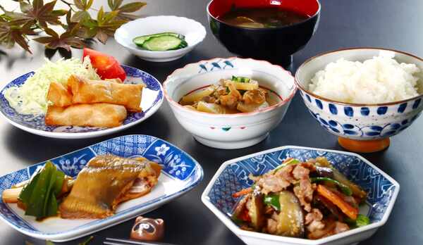 夕食◆愛情のこもった温かいお料理をお楽しみください。