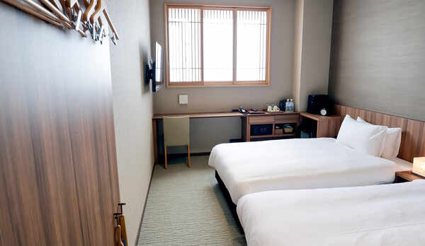 ・ツインルーム　120センチ幅の広めのベッドでゆっくりお寛ぎいいただけます