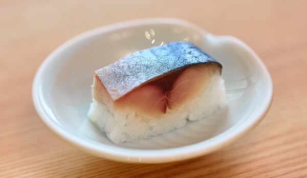 福井県限定メニュー（鯖寿司）