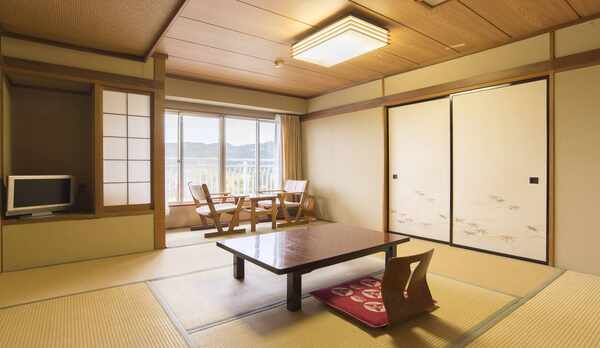 *【部屋（和室8畳）】お一人様やカップルの方には丁度良いお部屋となります。