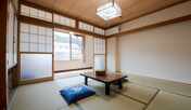 *ゆったりとした和室8畳。足を伸ばしてごゆっくりお休み下さい
