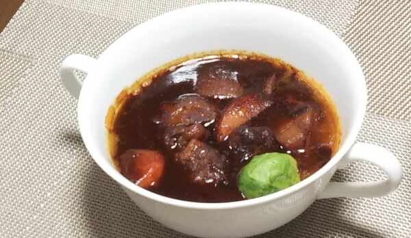 じっくり煮込んだビーフシチュー