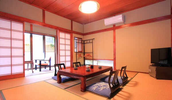 【和室14畳】ファミリー・グループに人気の２間続きのお部屋です