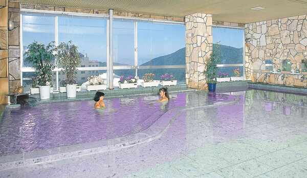 ラベンダー風呂の展望大浴場