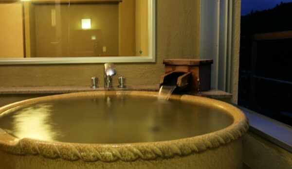 展望風呂付特別室　鶫（つぐみ）