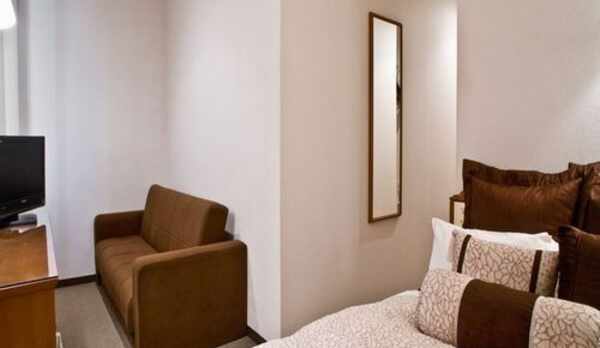 シングルルームよりも４㎡広いゆとりの１６㎡