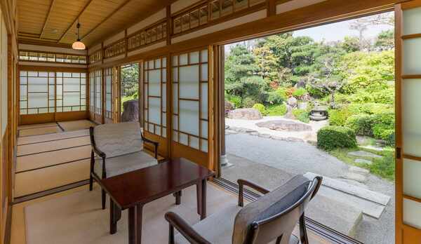 離れの特別室「貴賓室　花王」　和室8帖+8帖+14帖