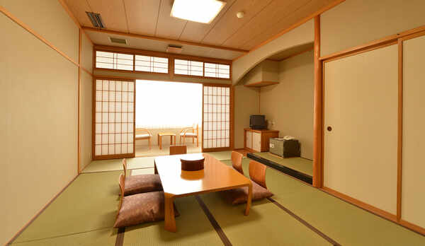 *和室/旅の疲れを癒す畳の客室。のんびりとお寛ぎ下さい。